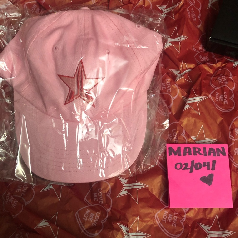 J ⭐️ Valentine Cap